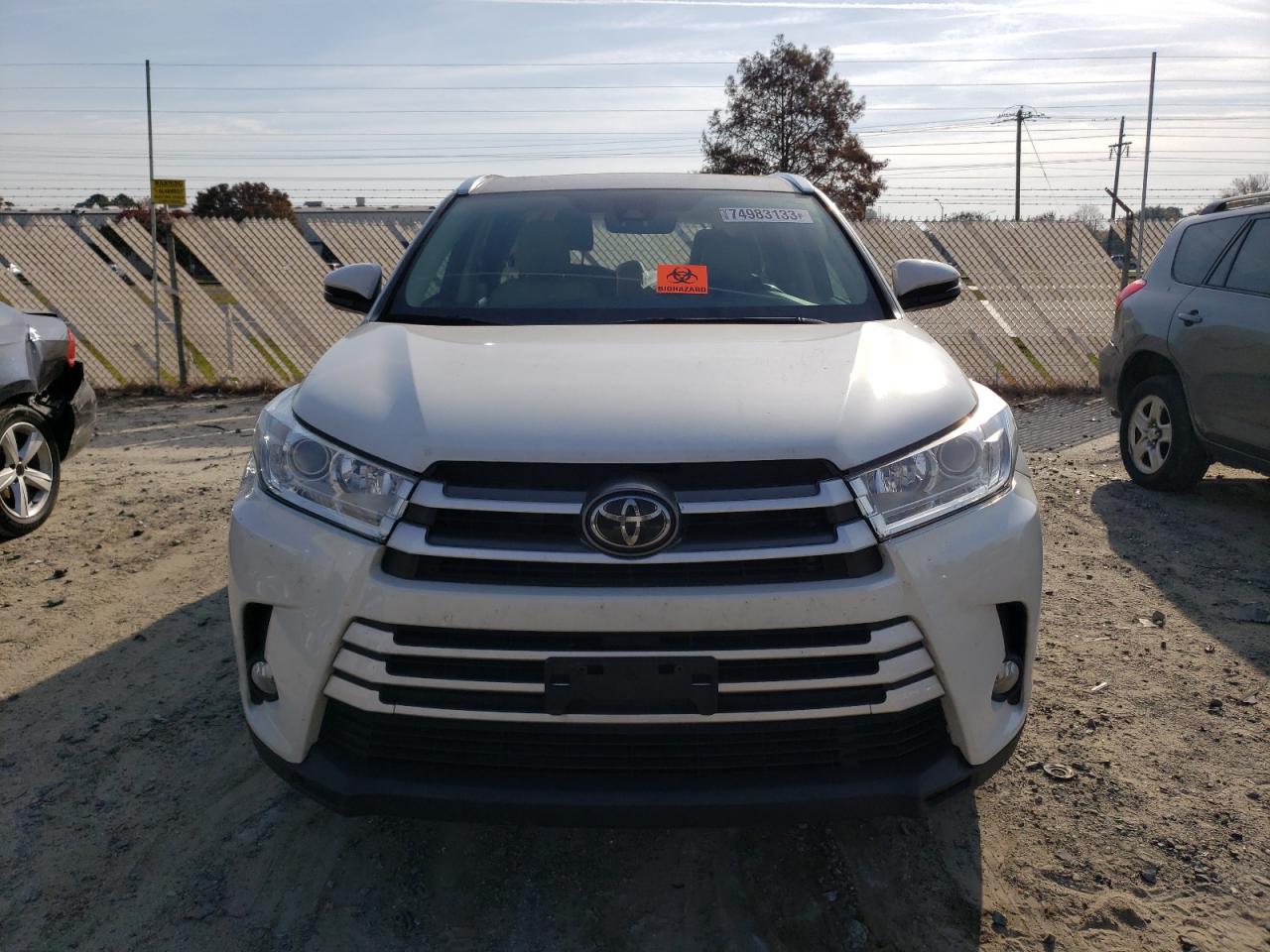 Photo 4 VIN: 5TDJZRFH4KS597388 - TOYOTA HIGHLANDER 