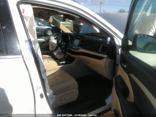 Photo 4 VIN: 5TDJZRFH4KS611161 - TOYOTA HIGHLANDER 