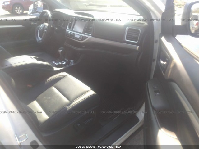 Photo 4 VIN: 5TDJZRFH4KS923531 - TOYOTA HIGHLANDER 