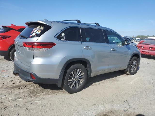 Photo 2 VIN: 5TDJZRFH5HS366475 - TOYOTA HIGHLANDER 