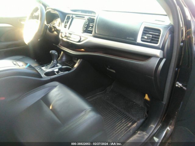 Photo 4 VIN: 5TDJZRFH5HS376360 - TOYOTA HIGHLANDER 