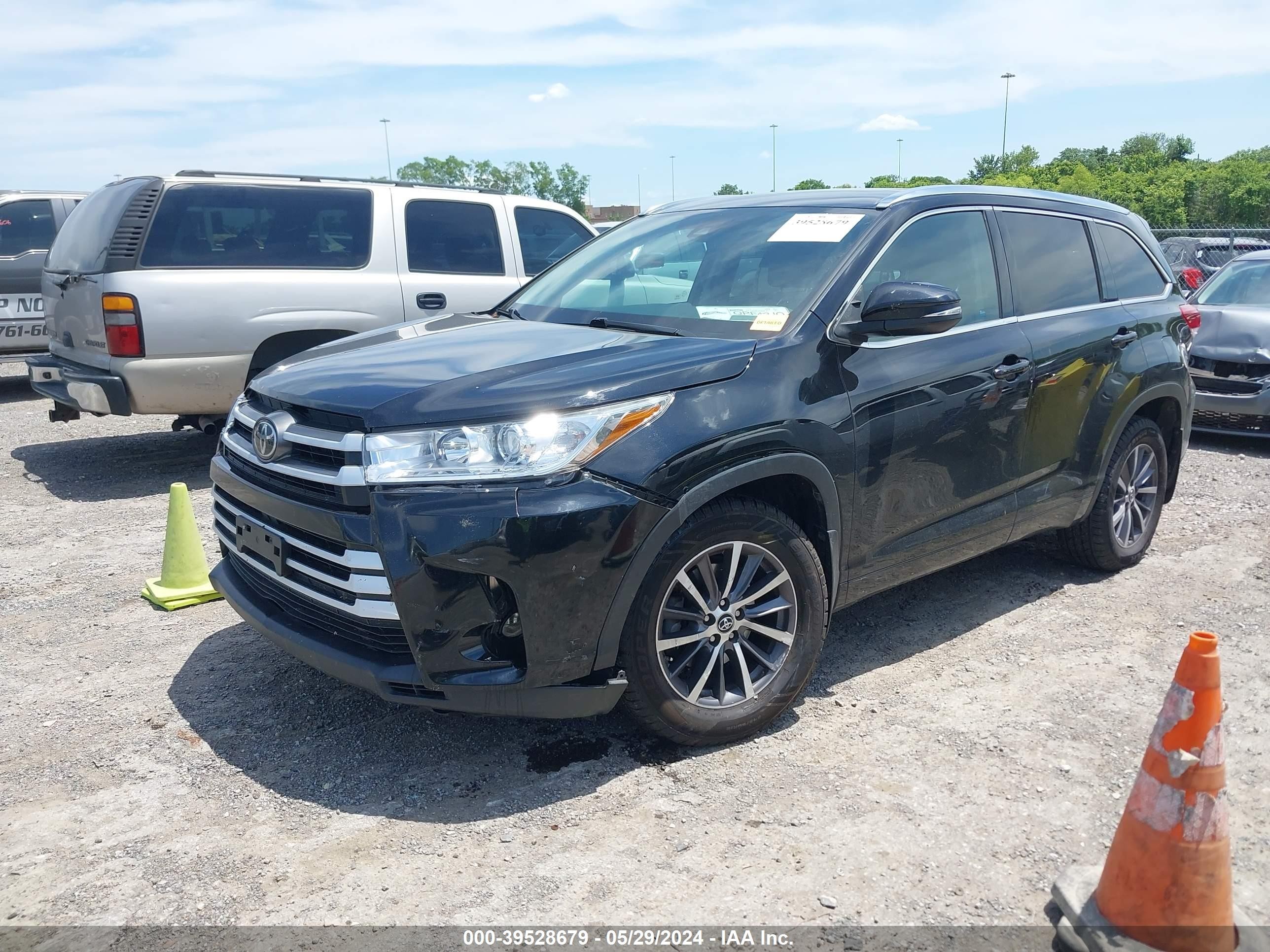 Photo 1 VIN: 5TDJZRFH5HS425413 - TOYOTA HIGHLANDER 