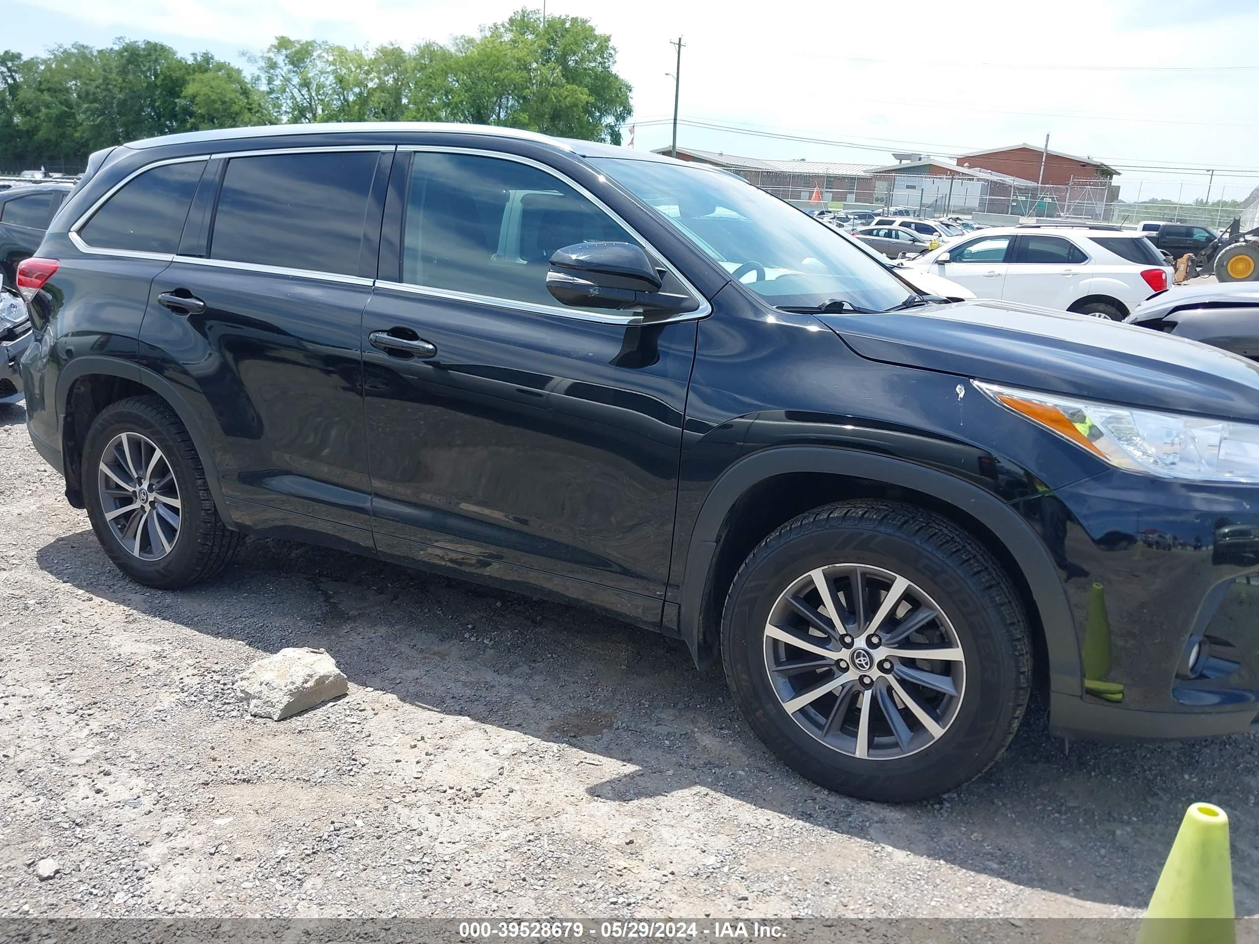 Photo 12 VIN: 5TDJZRFH5HS425413 - TOYOTA HIGHLANDER 