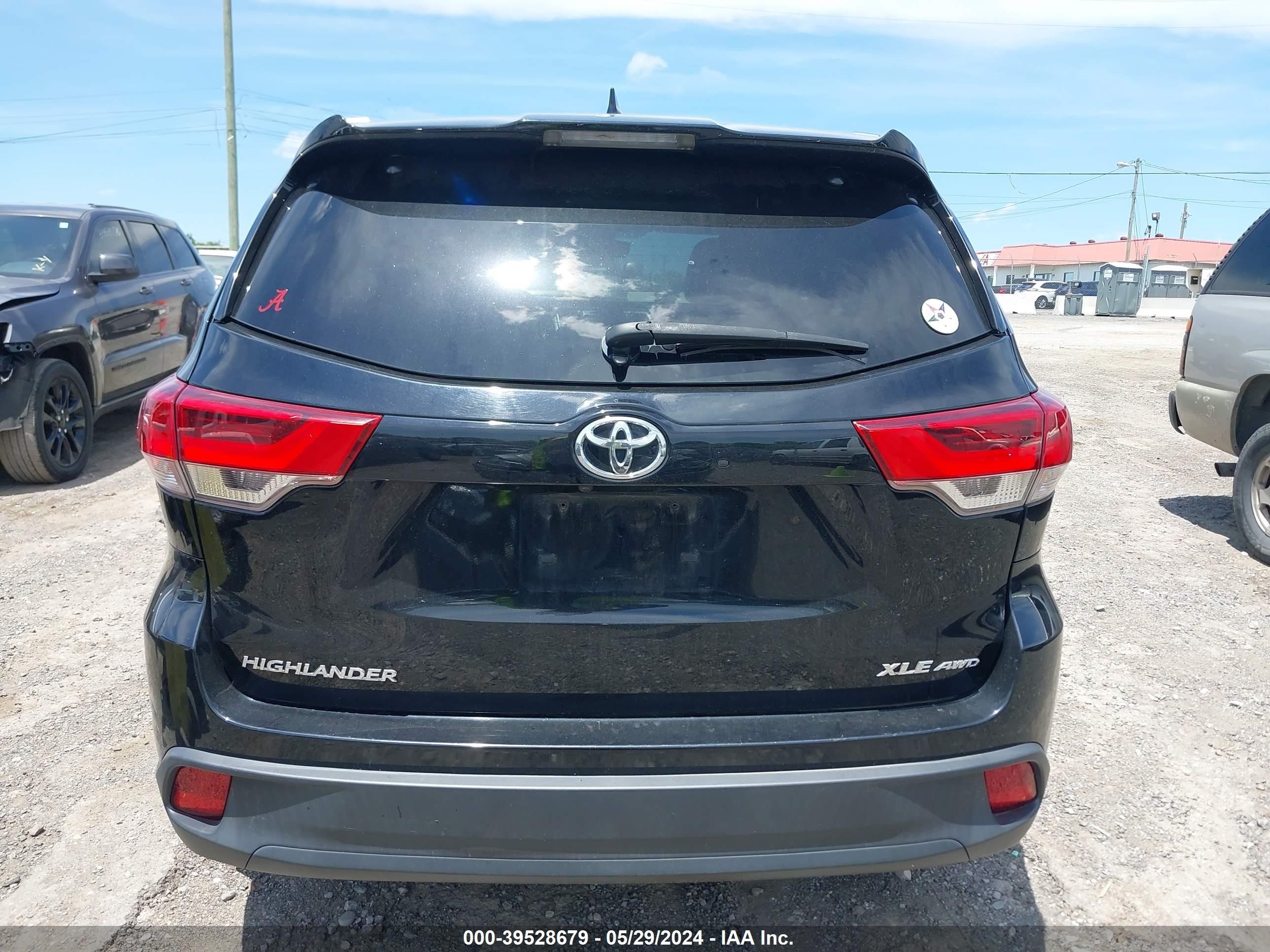 Photo 15 VIN: 5TDJZRFH5HS425413 - TOYOTA HIGHLANDER 