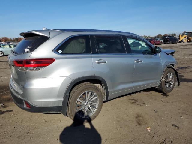 Photo 2 VIN: 5TDJZRFH5JS556363 - TOYOTA HIGHLANDER 