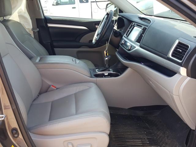 Photo 4 VIN: 5TDJZRFH5JS807236 - TOYOTA HIGHLANDER 