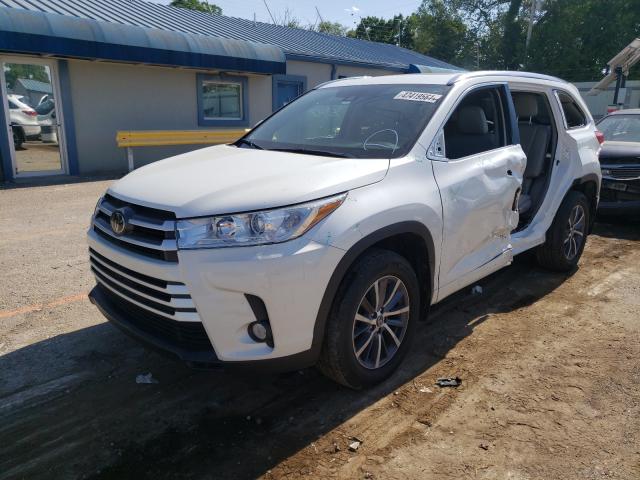 Photo 1 VIN: 5TDJZRFH5JS809276 - TOYOTA HIGHLANDER 