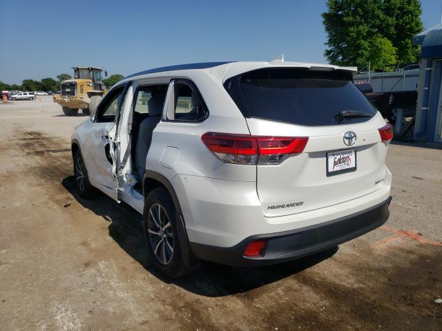 Photo 2 VIN: 5TDJZRFH5JS809276 - TOYOTA HIGHLANDER 