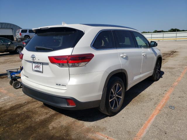 Photo 3 VIN: 5TDJZRFH5JS809276 - TOYOTA HIGHLANDER 