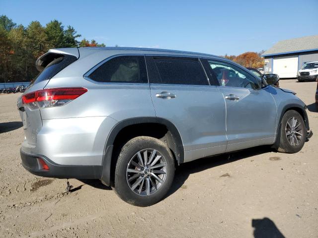 Photo 2 VIN: 5TDJZRFH5JS817748 - TOYOTA HIGHLANDER 