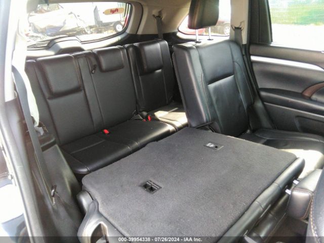 Photo 7 VIN: 5TDJZRFH5JS820813 - TOYOTA HIGHLANDER 