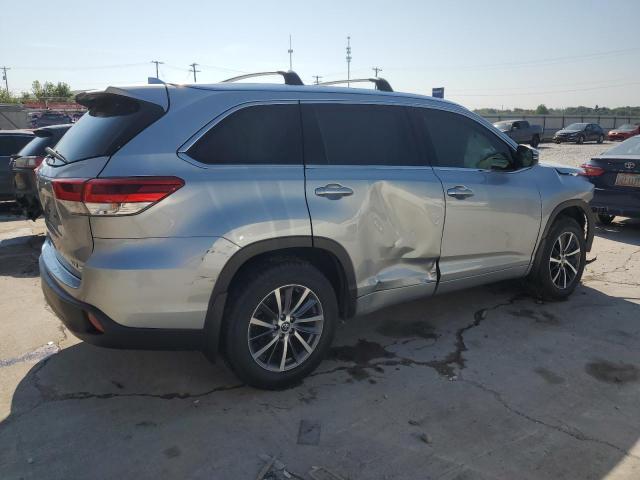 Photo 2 VIN: 5TDJZRFH5JS850135 - TOYOTA HIGHLANDER 