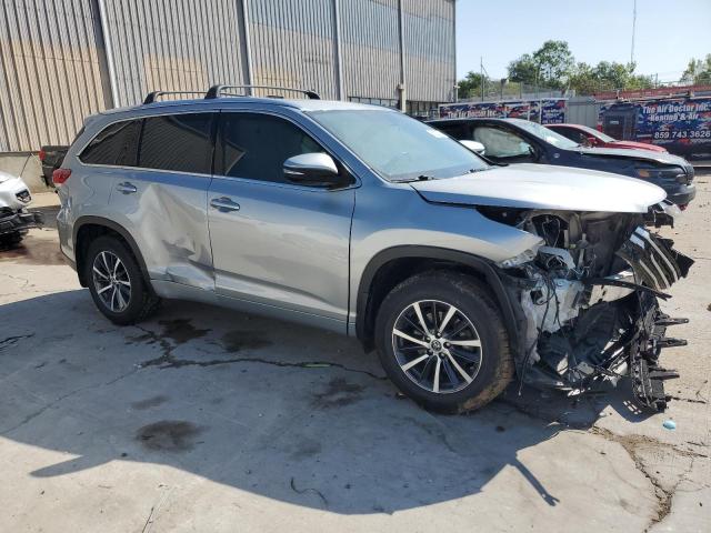 Photo 3 VIN: 5TDJZRFH5JS850135 - TOYOTA HIGHLANDER 