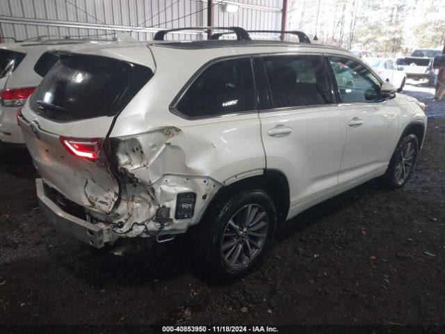 Photo 3 VIN: 5TDJZRFH5JS881093 - TOYOTA HIGHLANDER 