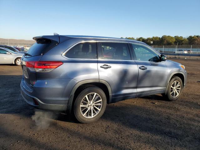 Photo 2 VIN: 5TDJZRFH5JS884625 - TOYOTA HIGHLANDER 