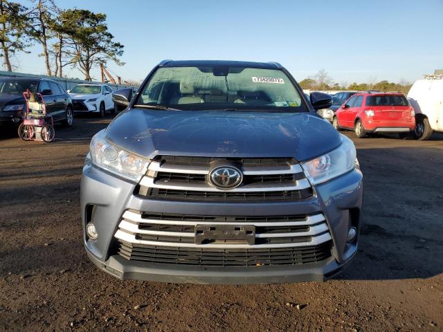 Photo 4 VIN: 5TDJZRFH5JS884625 - TOYOTA HIGHLANDER 