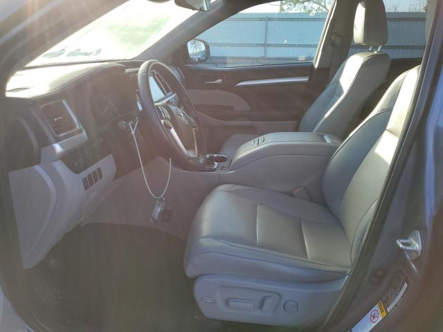 Photo 6 VIN: 5TDJZRFH5JS884625 - TOYOTA HIGHLANDER 