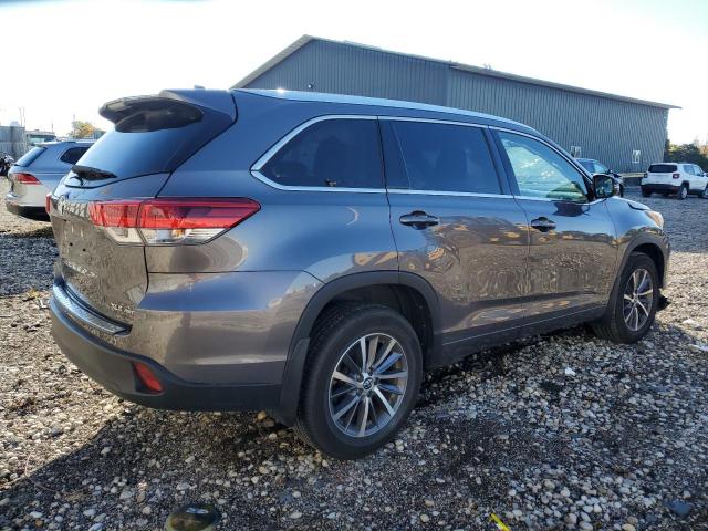 Photo 2 VIN: 5TDJZRFH5JS897245 - TOYOTA HIGHLANDER 