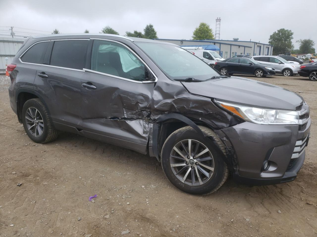 Photo 3 VIN: 5TDJZRFH5JS898508 - TOYOTA HIGHLANDER 