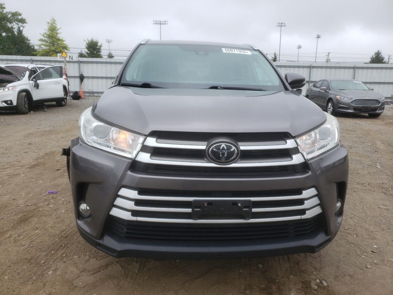 Photo 4 VIN: 5TDJZRFH5JS898508 - TOYOTA HIGHLANDER 