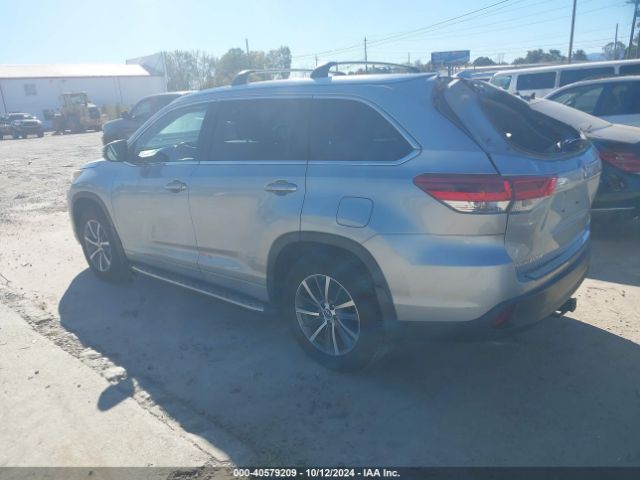 Photo 2 VIN: 5TDJZRFH5JS900404 - TOYOTA HIGHLANDER 