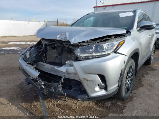 Photo 5 VIN: 5TDJZRFH5JS901360 - TOYOTA HIGHLANDER 