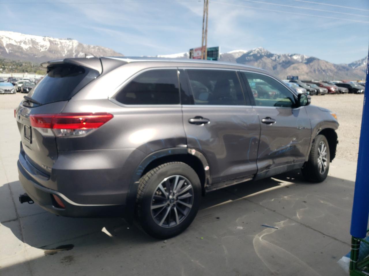 Photo 2 VIN: 5TDJZRFH5KS585184 - TOYOTA HIGHLANDER 