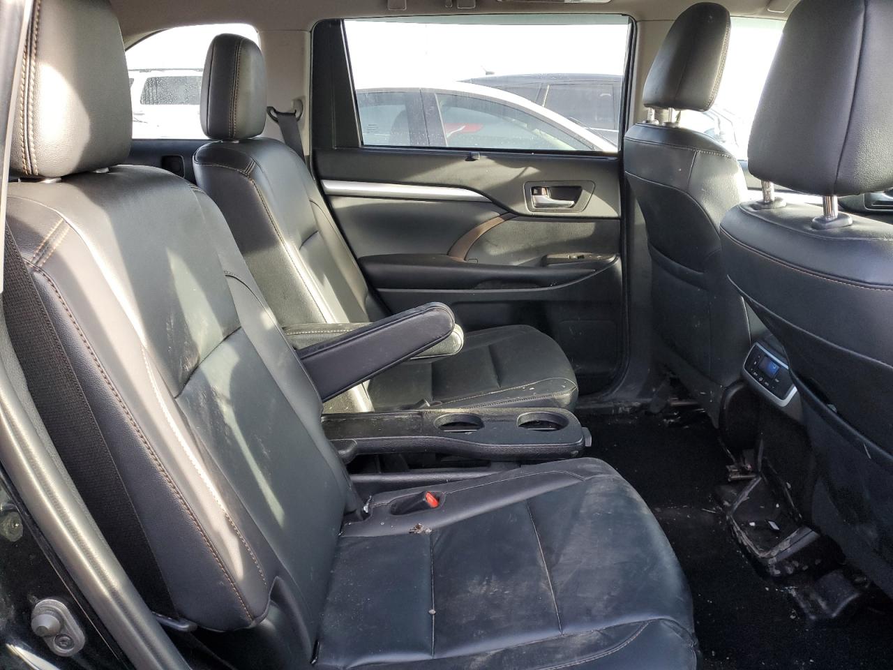 Photo 10 VIN: 5TDJZRFH5KS594046 - TOYOTA HIGHLANDER 