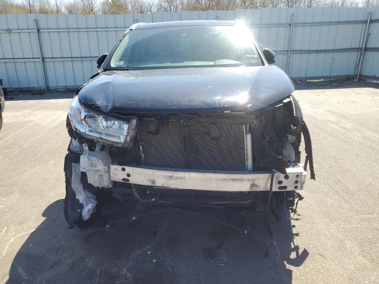 Photo 4 VIN: 5TDJZRFH5KS625263 - TOYOTA HIGHLANDER 