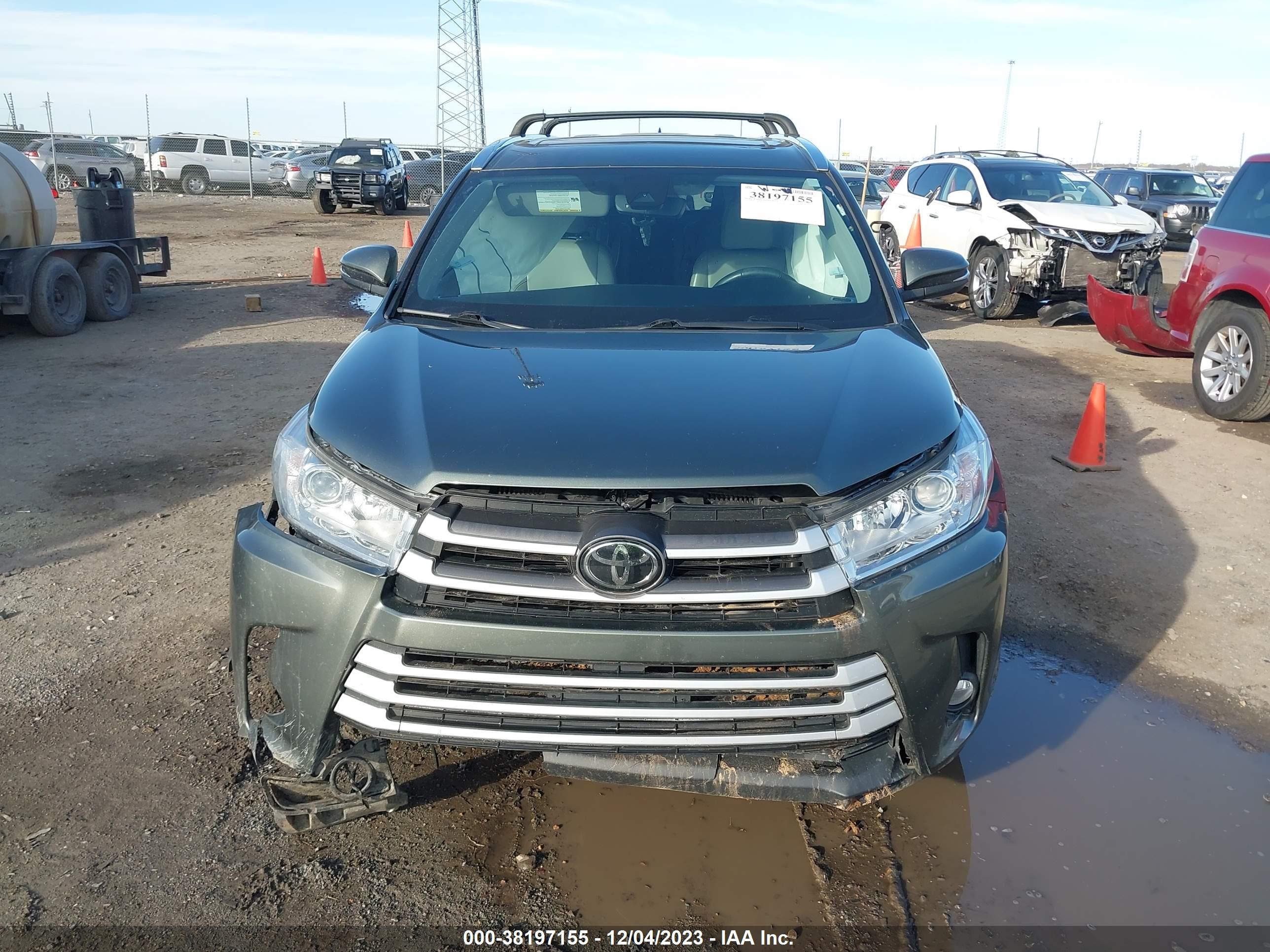 Photo 11 VIN: 5TDJZRFH5KS945005 - TOYOTA HIGHLANDER 