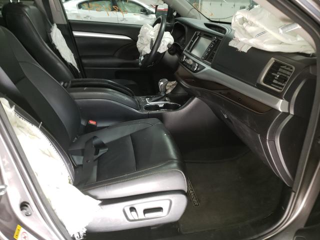 Photo 4 VIN: 5TDJZRFH6HS446996 - TOYOTA HIGHLANDER 