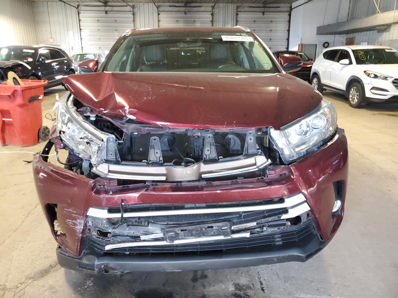 Photo 4 VIN: 5TDJZRFH6HS456492 - TOYOTA HIGHLANDER 