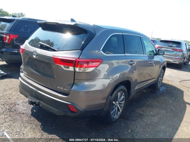 Photo 3 VIN: 5TDJZRFH6HS515329 - TOYOTA HIGHLANDER 