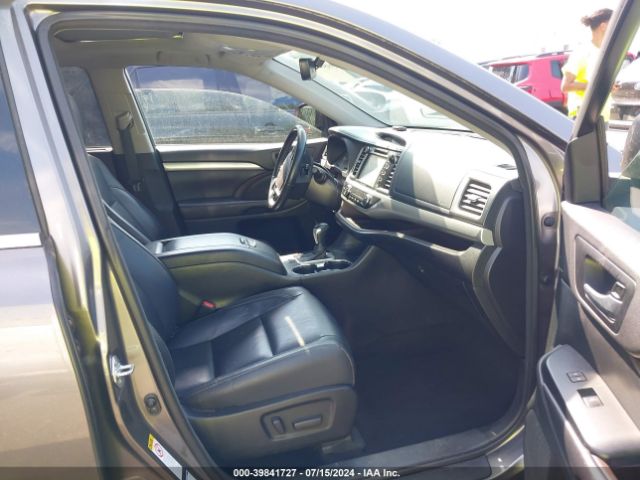 Photo 4 VIN: 5TDJZRFH6HS515329 - TOYOTA HIGHLANDER 