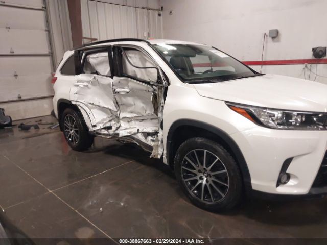 Photo 5 VIN: 5TDJZRFH6JS491099 - TOYOTA HIGHLANDER 