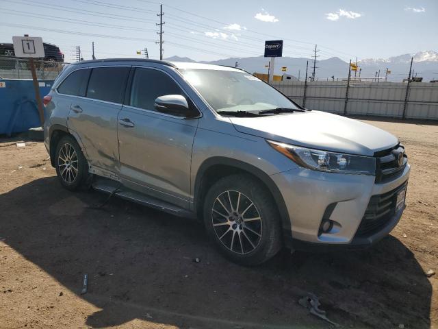 Photo 3 VIN: 5TDJZRFH6JS492320 - TOYOTA HIGHLANDER 