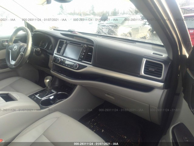 Photo 4 VIN: 5TDJZRFH6JS526384 - TOYOTA HIGHLANDER 