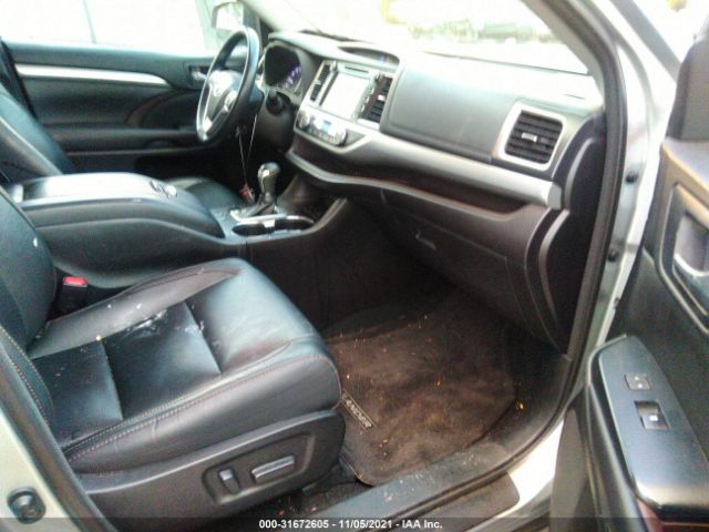 Photo 4 VIN: 5TDJZRFH6JS537532 - TOYOTA HIGHLANDER 