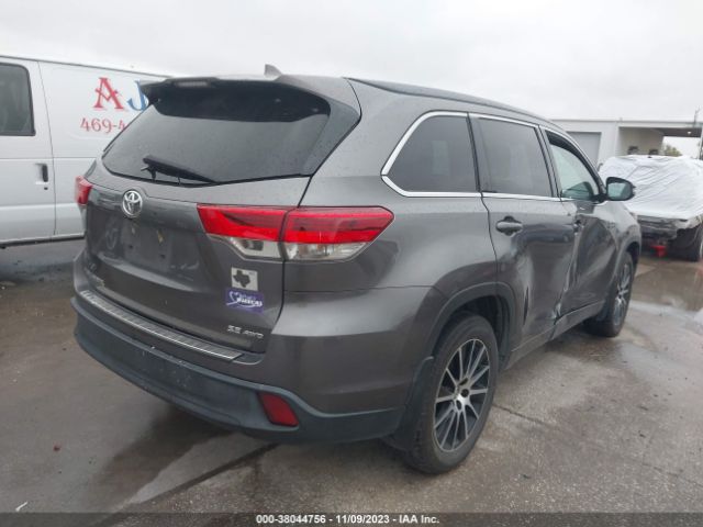 Photo 3 VIN: 5TDJZRFH6JS549518 - TOYOTA HIGHLANDER 