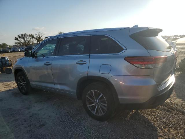 Photo 1 VIN: 5TDJZRFH6JS550815 - TOYOTA HIGHLANDER 