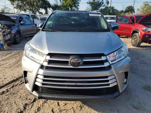 Photo 4 VIN: 5TDJZRFH6JS550815 - TOYOTA HIGHLANDER 