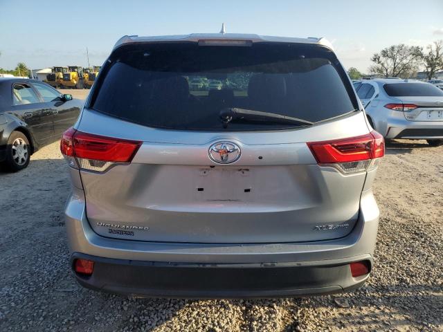 Photo 5 VIN: 5TDJZRFH6JS550815 - TOYOTA HIGHLANDER 