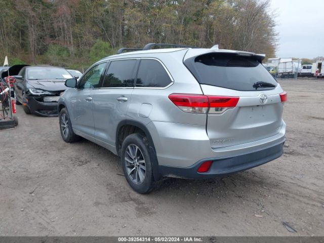 Photo 2 VIN: 5TDJZRFH6JS554332 - TOYOTA HIGHLANDER 