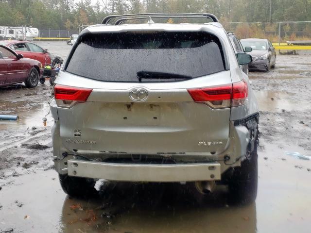 Photo 8 VIN: 5TDJZRFH6JS556856 - TOYOTA HIGHLANDER 