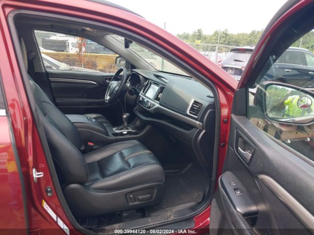 Photo 4 VIN: 5TDJZRFH6JS817919 - TOYOTA HIGHLANDER 