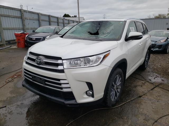 Photo 1 VIN: 5TDJZRFH6JS818035 - TOYOTA HIGHLANDER 