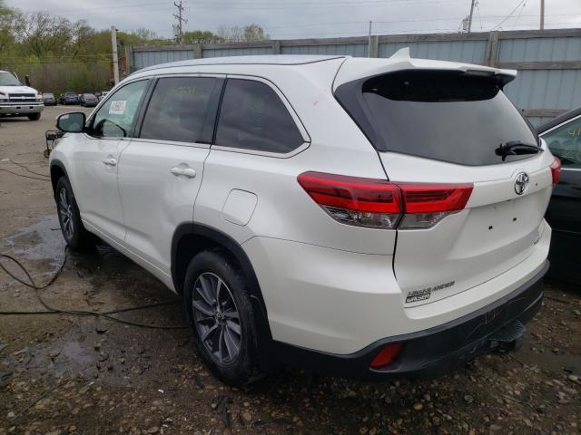 Photo 2 VIN: 5TDJZRFH6JS818035 - TOYOTA HIGHLANDER 