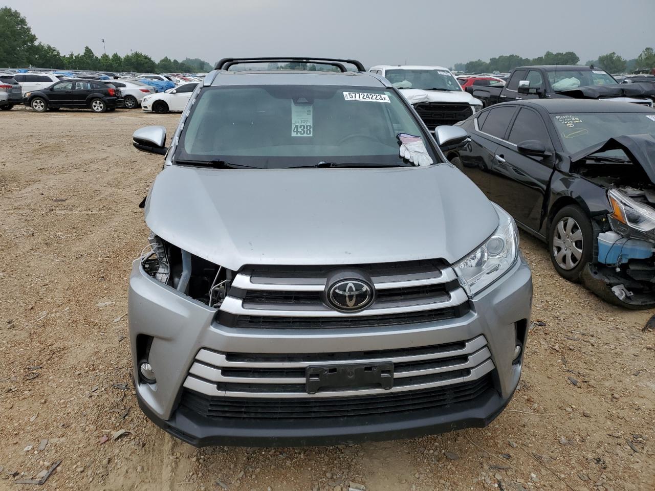 Photo 4 VIN: 5TDJZRFH6JS856963 - TOYOTA HIGHLANDER 