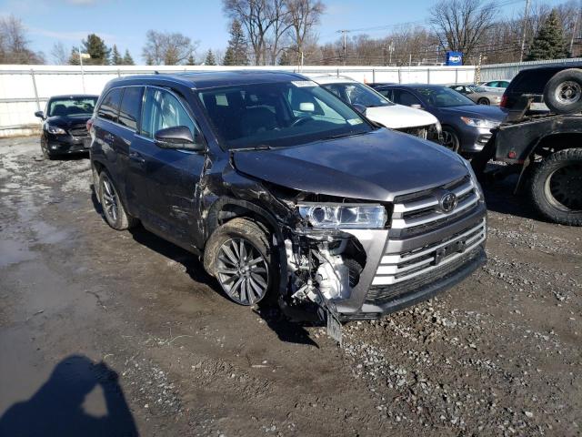 Photo 8 VIN: 5TDJZRFH6JS859121 - TOYOTA HIGHLANDER 