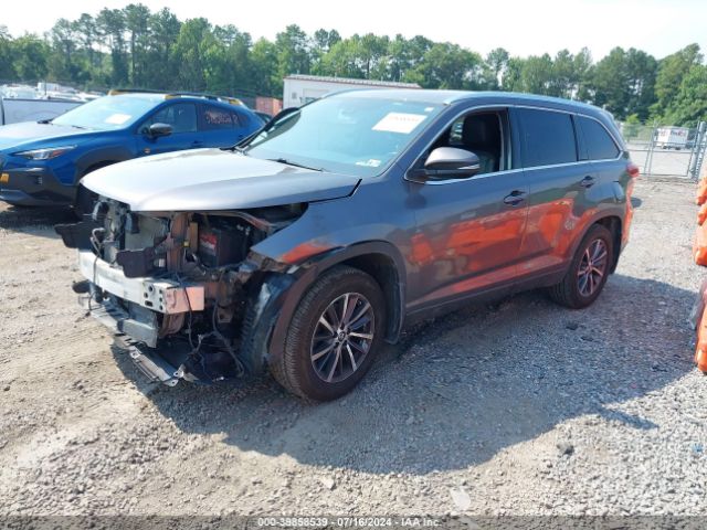 Photo 1 VIN: 5TDJZRFH6JS878025 - TOYOTA HIGHLANDER 